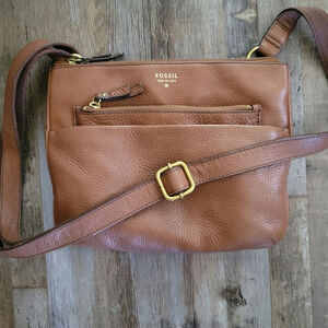 Fossil Tessa Crossbody Bag – Cognac Gold Pebbled Leather, Adjustable Straps